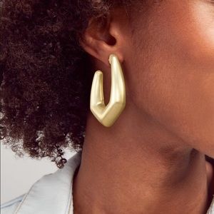 Kendra Scott Kaia Hoop in Gold